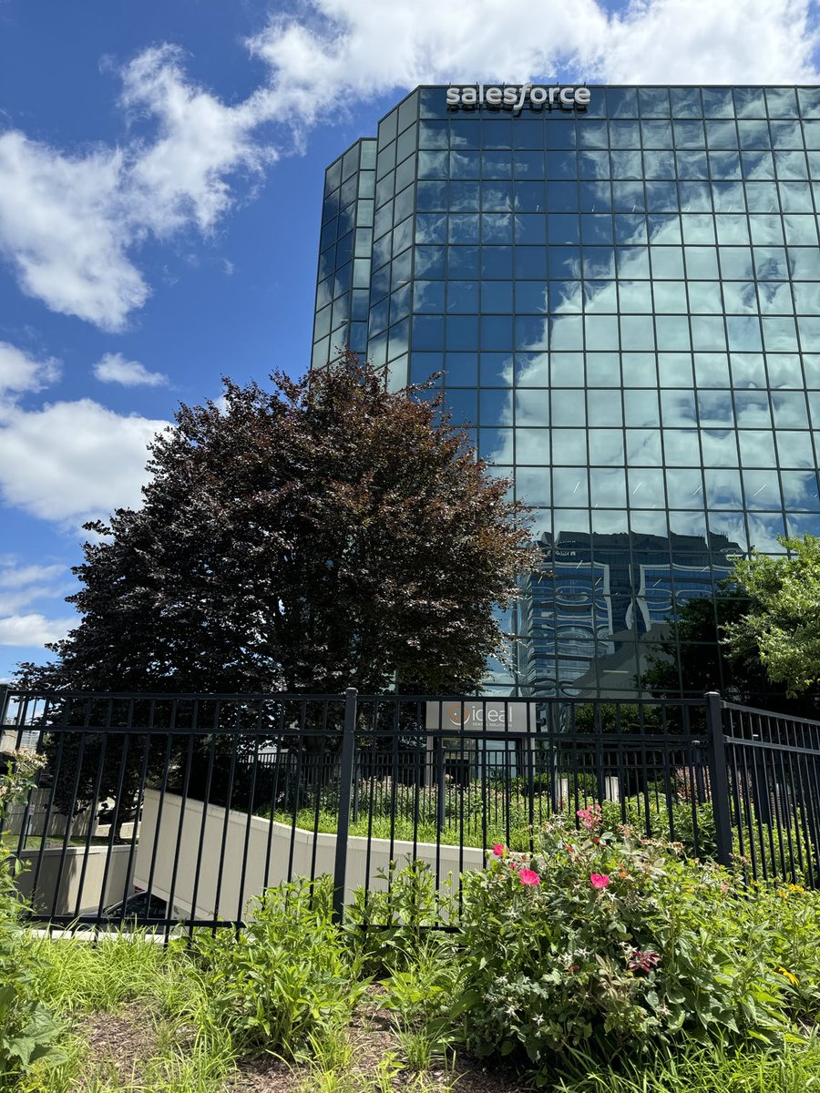 charlieisaacs's tweet photo. Pride Celebrations today at the @salesforce McLean office #Outforce https://t.co/kxax6gj4S8