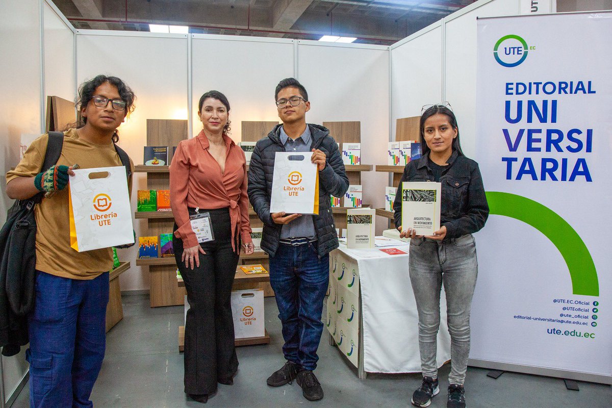 Daniele Rocchio, decano de la facultad de <a href="/ArquitecturaUte/">Arquitectura y Urbanismo UTE</a> presentó su nuevo libro ‘Arquitectura en Movimiento’ en la Feria Internacional del Libro de Quito. Esta obra explora la reconstrucción post catástrofe como un proceso dinámico. Visítanos en el stand de la Editorial UTE