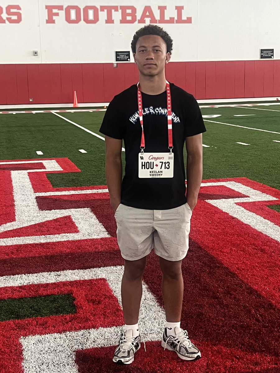 4way_kid's tweet photo. Appreciate @UHCougarFB @CoachSherms @Coach_Barbay @CoachWEFritz for the great hospitality as I toured today. Thanks @HoustonHero713 for including me. https://t.co/aov6j9ffn0