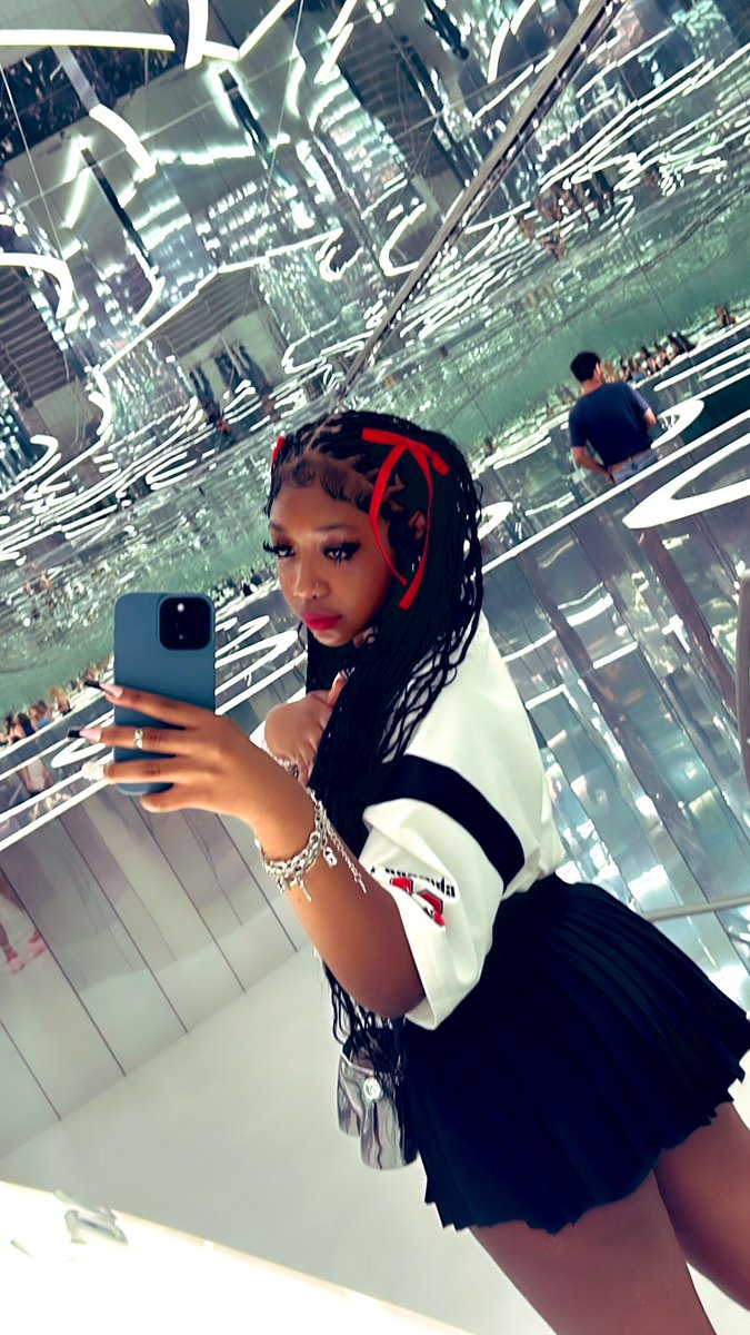 JamiyaaLanaee's tweet photo. I stay on her mind I got condos in that b!tch head! https://t.co/oDazU9ZYDk