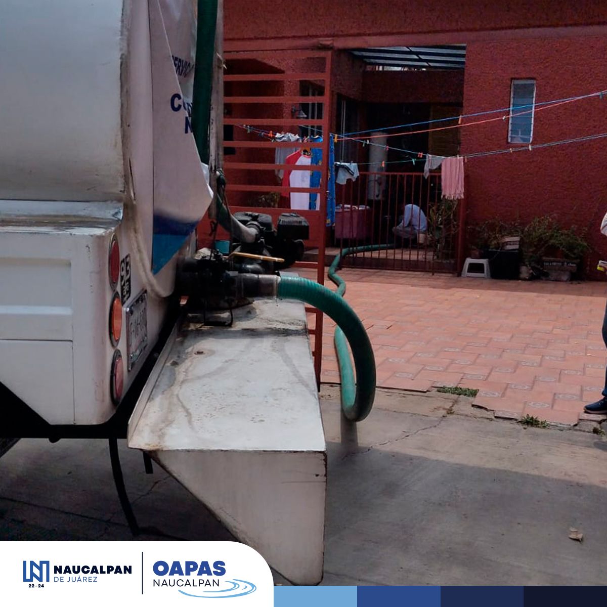OAPASNau's tweet photo. 💦 Ayer la Unidad de Pipas entregó más de 270 mil litros de agua en Santa Cruz del Monte y 110 mil en Ciudad Satélite, afectados por la falla electromecánica del Pozo Santa Cruz y la descompostura del motor del rebombeo Diplomáticos. Personal de Electromecánica trabaja para... https://t.co/HJFW9319Np
