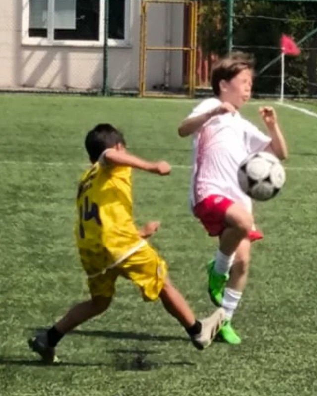 Yarı final maçında rakibini 4-3 yenen okulumuz futbol takımı finalde.Öğrencilerimizi yürekten kutluyor 12/06/2024 tarihinde,Bakırköy Atatürk Yaşam Köyü futbol sahasında, saat 10.00’da yapılacak final maçında kendilerine başarılar dileriz.<a href="/istanbulilmem/">İstanbul İl Millî Eğitim Müdürlüğü</a> <a href="/membakirkoy/">membakirkoy</a> <a href="/karzuoglu/">Kürşat ARZUOĞLU</a>