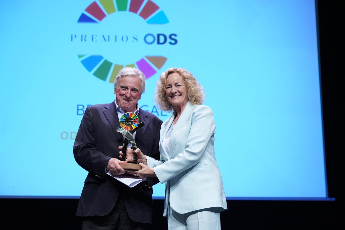 <a href="/unicef_eus/">UNICEF Comité Vasco</a> @TximistCup <a href="/CfaaEhu/">CFAA</a> El cuarto premio ha sido para <a href="/bromalgae/">Bromalgae</a> , empresa centrada en la reducción de las emisiones de efecto invernadero mediante la economía circular. Lo recibe en la categoría #Planeta . Enhorabuena!