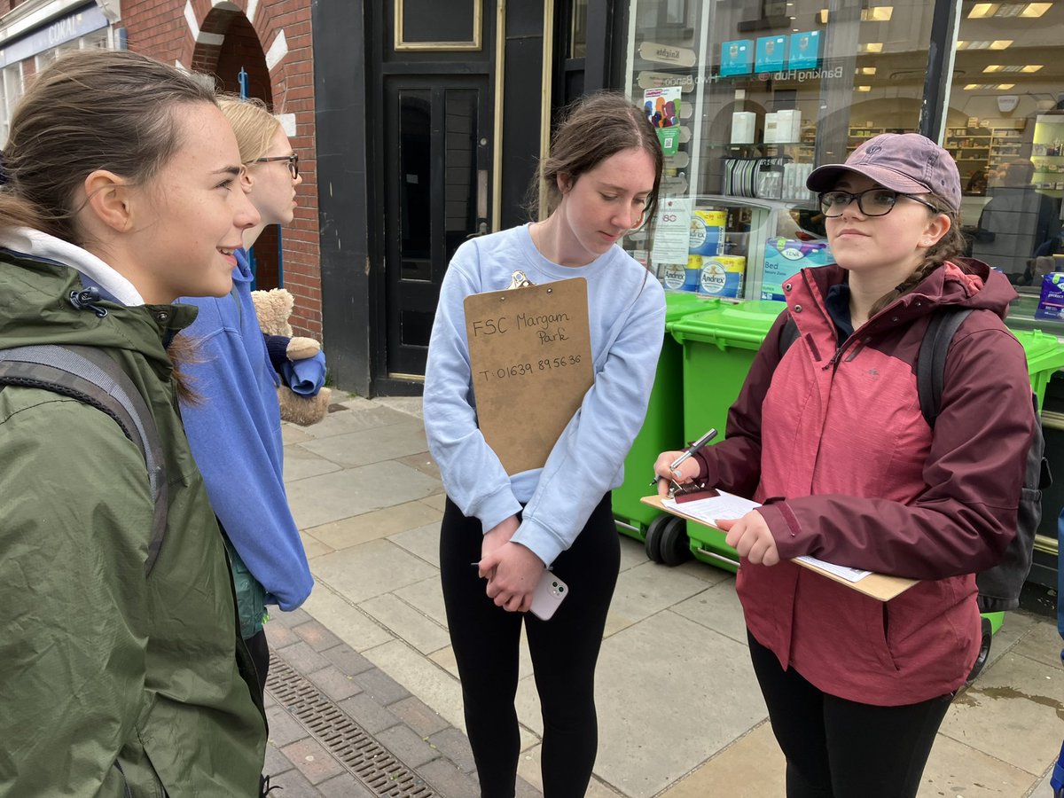 CHTrips's tweet photo. Team Geography has been investigating the seaside town of Porthcawl. Practising field work techniques such as environmental quality assessments and clone town surveys, plus analysing the quality of the local doughnuts. https://t.co/ZLGT5Nkwjg