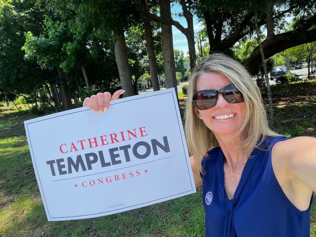 Lunch shift finding shade and hydrating! 

They are everywhere🇺🇸🇺🇸🇺🇸

Let’s go Team Templeton‼️