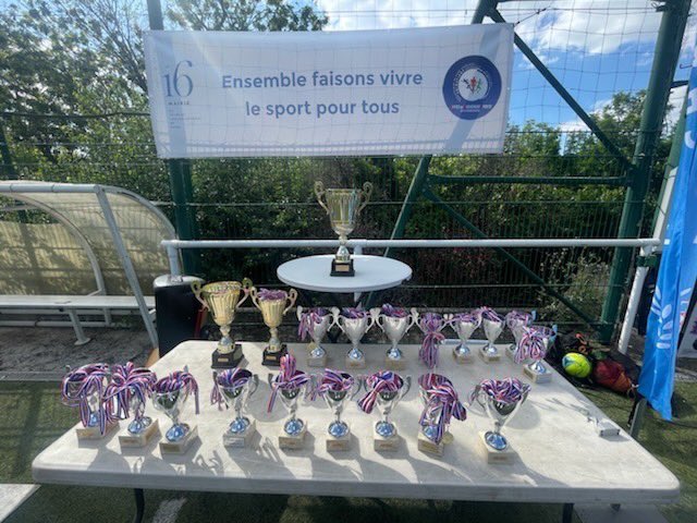 📣 Retour sur le traditionnel tournoi de football organisé par la Nicolaite de Chaillot ! ⚽
️
Ce dimanche 9 juin, plus de 300 jeunes se sont affrontés dans une ambiance de convivialité et de fair-play

Félicitations a tous les jeunes et à la 
Nicolaite pour ce superbe tournoi.