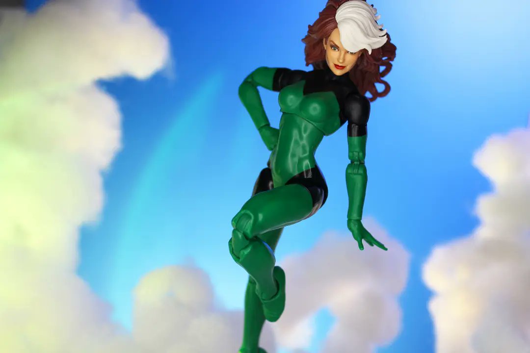 MarvelAtTyMa's tweet photo. Rogue, I hope one of these is giving "Hey Shugah!" LoL

#rogue #xmen #MarvelLegends https://t.co/kNw2mh0Ag8