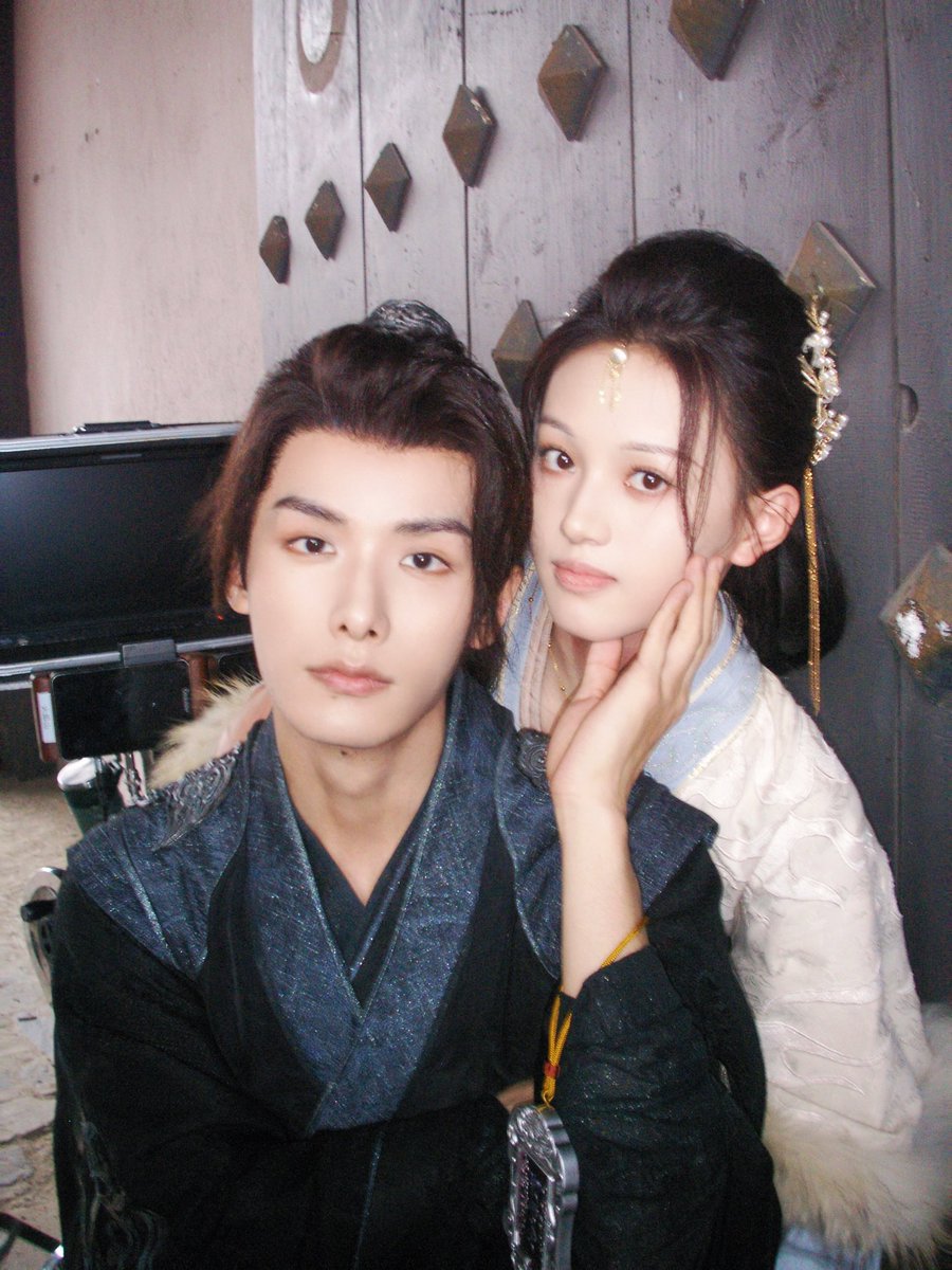 PaperAirplaneee's tweet photo. Already half of 2024 and these 2 have been on my top lists for K drama and Cdrama. #theatypicalfamily  #难寻 #hardtofind https://t.co/hYHBoLewE2