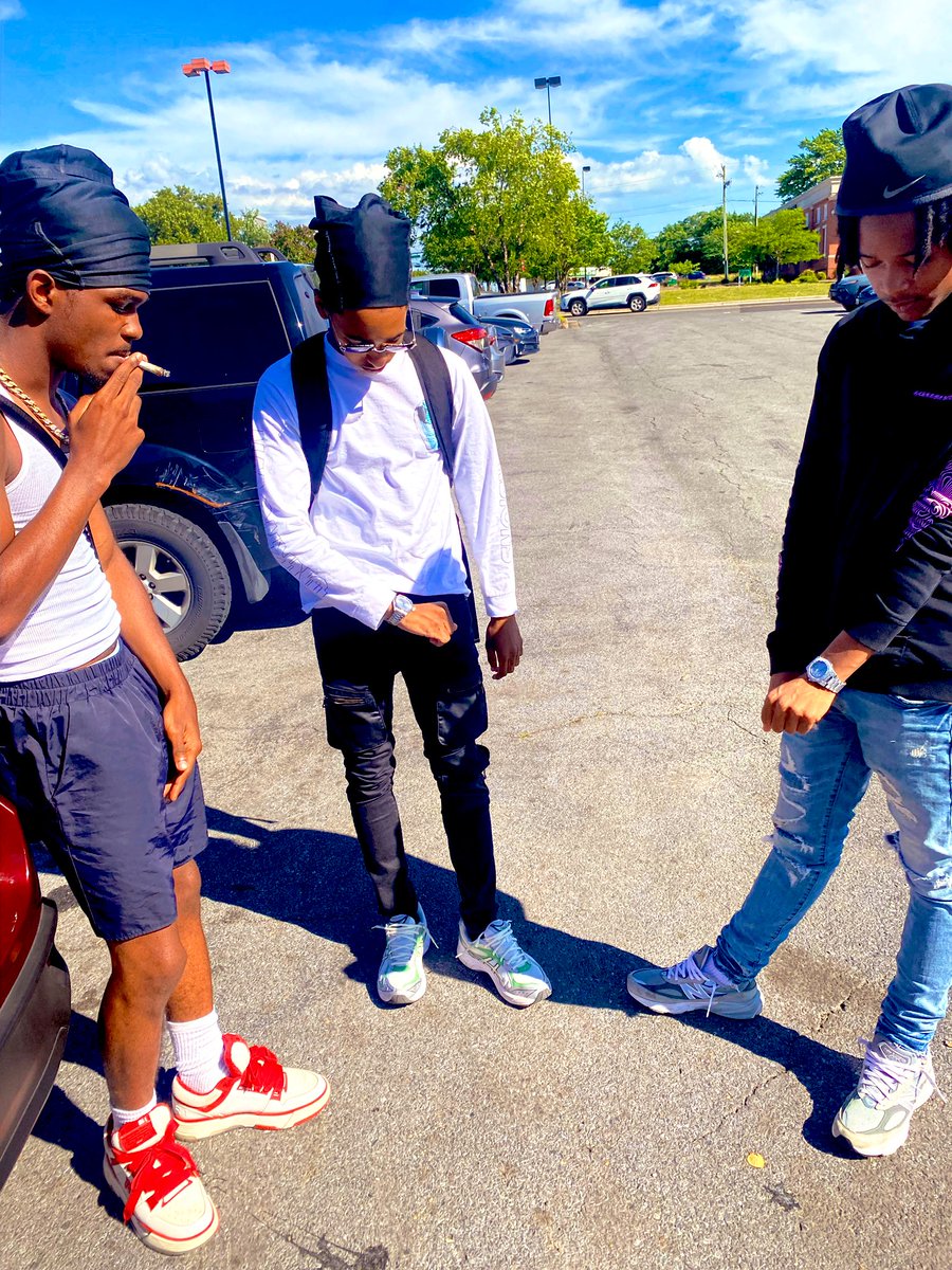 BusyTonio21445's tweet photo. Don’t talk dat money Shit wit us 💯 https://t.co/8U532DI4gR