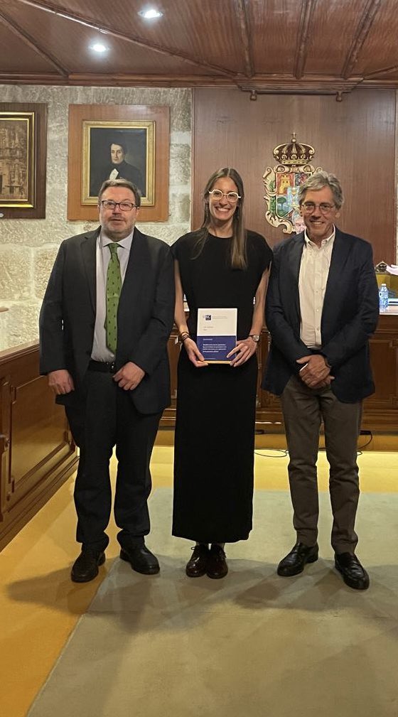 Desde la <a href="/EiiUnidadLaFe/">Unidad EII La Fe</a> queremos felicitar a <a href="/IriaBaston/">Iria</a> y sus directores <a href="/EDominguezMunoz/">J. Enrique Dominguez-Munoz</a> <a href="/manu_barreiro/">Manuel Barreiro</a> con todo el orgullo de sus compañeros y amigos que la admiran!! Enhorabuena <a href="/bastida_dr/">Dr. Bastida</a> <a href="/mariamaguas/">Mariam Aguas</a>, Marisa Iborra y todos. Grande 🥇!!