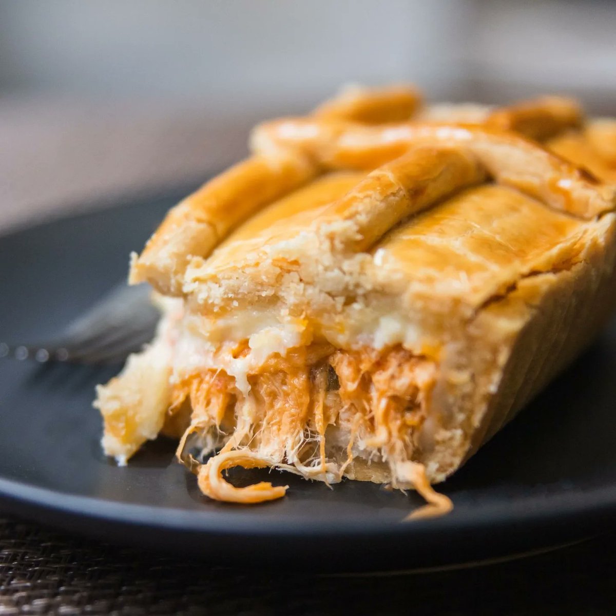 diegosalgado7's tweet image. Amigos,

darei uma força pro meu pai aqui: a Torta do Pai tem um cardápio com 12 sabores.

Os pedidos são recebidos pelo WhatsApp. A entrega é feita NO MESMO DIA e em todos os bairros de SP.

RT ajuda demais na divulgação.

Pedidos aqui: encurtador.com.br/ilqzO

Obrigado! 🥧👨‍🍳🚲