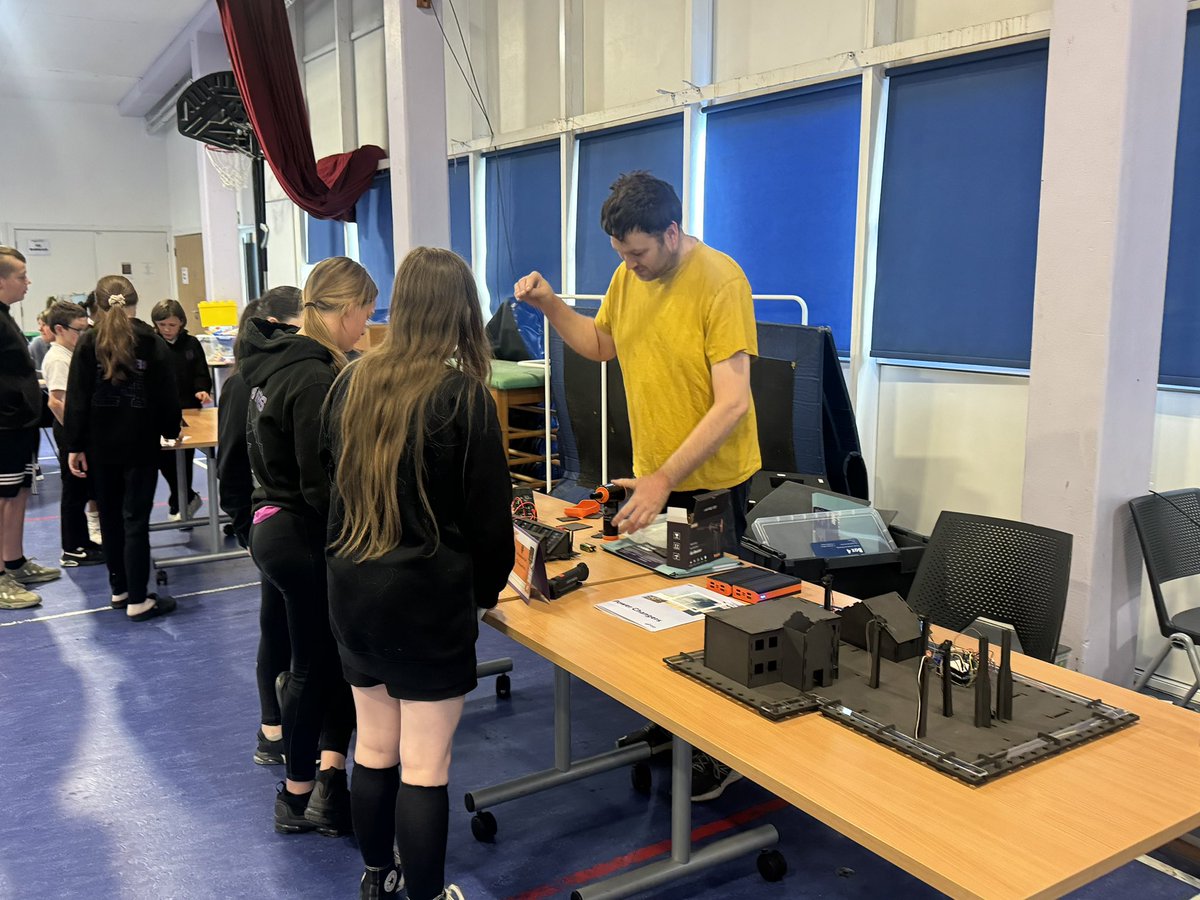 BoghallPSch's tweet photo. Thank you so much to our amazing community who volunteered their time this afternoon to speak to our P7s about their careers! We loved hearing about your work &amp; journeys to get there 💜 @WLCDYW @DYWScot https://t.co/QmptnOPoa9