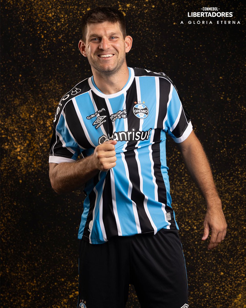 LibertadoresBR's tweet photo. 🇪🇪💙 Walter Kannemann, raça imortal!

#Libertadores #GloriaEterna @Gremio https://t.co/0kzXDPw5UG