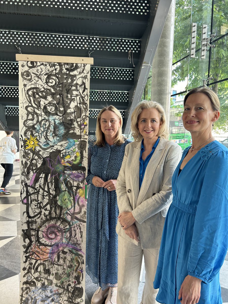 TCDPaeds's tweet photo. An honour and a privilege to speak at the launch of Helium Arts creative health programs in Dublin- unbelievable team supporting children with chronic illnesses through creativity @HeliumArts @RCPI_news @gastaut @TCD_TRiCC @MolloyElesean https://t.co/h0xZYitnvn