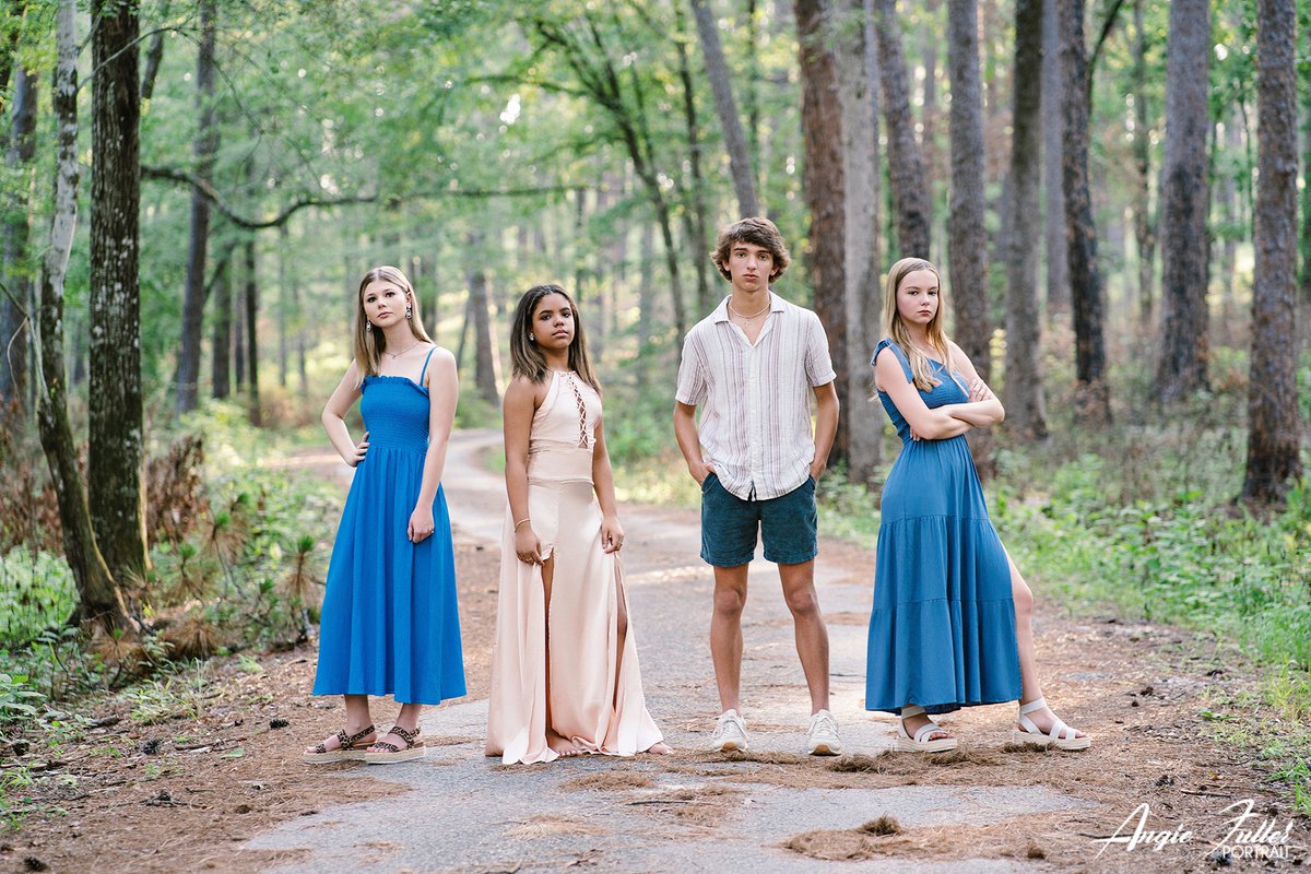 afullerportrait's tweet image. Sneak peek from a little shoot we did with the &apos;25 model team on Sunday.  More to come of each model&apos;s individual shots as the week goes on!

#modelteam #model #seniorportraitphotographer #seniorpictures #seniormodel #seniorportraits