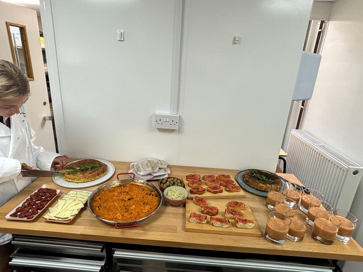 MFL Department tweet media