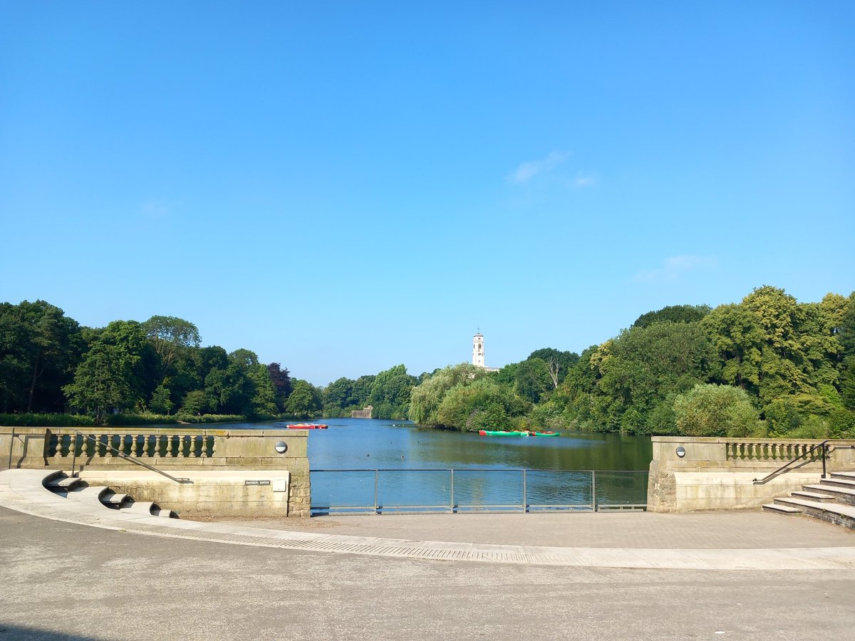 Blue skies. Just before taking this photo I had ChatGPT calculate evaporation rates for various sizes of droplets of different solvents. Modern world is amazing.