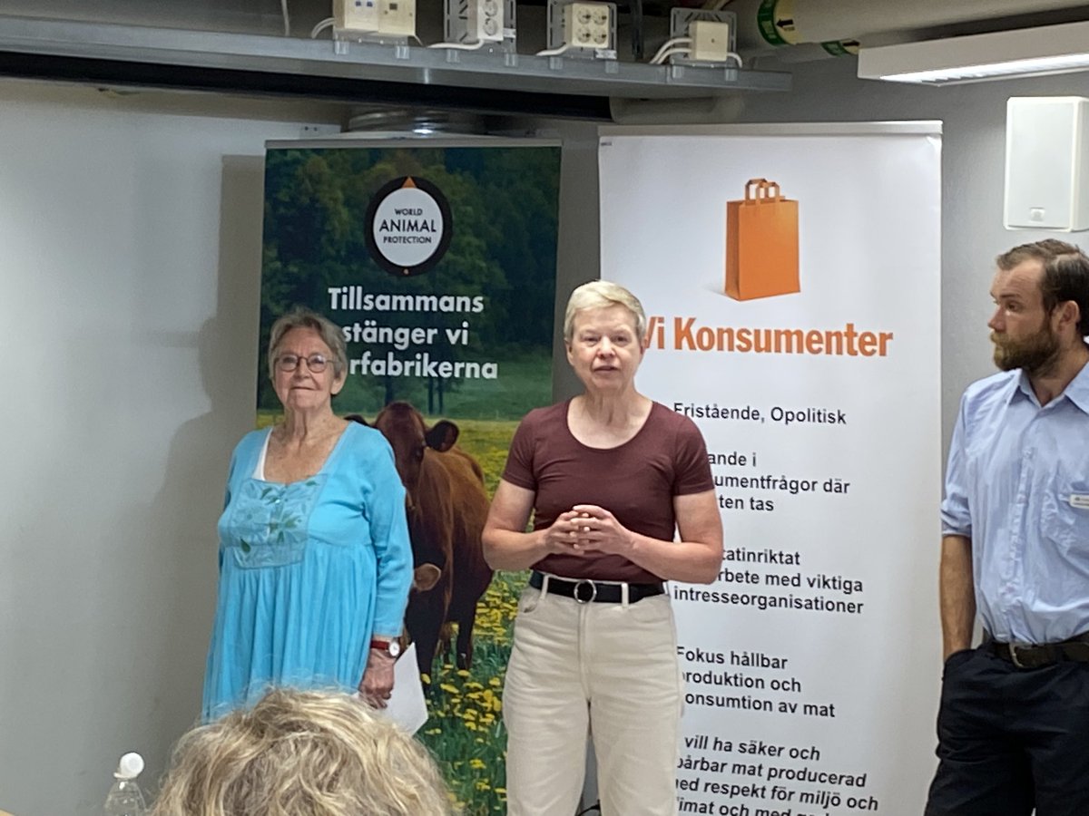 Axfood (@axfood) on Twitter photo Betesrätten är viktig för djurvälfärd och svensk konkurrenskraft. Vi på Axfood föreslår att bönder ersätts för bete utöver det som lagen kräver och att ersättningen är tillräckligt generös så den indirekt täcker hela betestiden. <a href="/GunnelaStahle/">Gunnela Ståhle</a> <a href="/SvKonsumenter/">Sveriges Konsumenter</a> <a href="/ViKonsumenter/">Vi Konsumenter</a> Betesrätten är viktig för djurvälfärd och svensk konkurrenskraft. Vi på Axfood föreslår att bönder ersätts för bete utöver det som lagen kräver och att ersättningen är tillräckligt generös så den indirekt täcker hela betestiden. <a href="/GunnelaStahle/">Gunnela Ståhle</a> <a href="/SvKonsumenter/">Sveriges Konsumenter</a> <a href="/ViKonsumenter/">Vi Konsumenter</a>