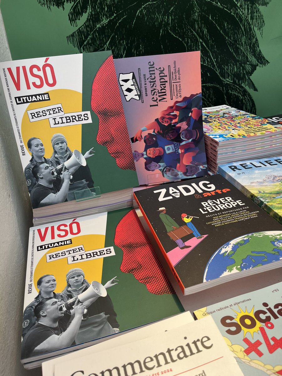 Notre <a href="/VisoMag/">Visó Magazine</a> consacré à la #Lituanie vient de sortir.  Bien placé à côté de la <a href="/revue_xxi/">Revue XXI</a> et <a href="/zadiglemag/">Zadiglemag</a>. Une belle sélection à la <a href="/librairiemollat/">Librairie Mollat</a> !

Un magazine réalisé par les étudiant.e.s en Spécialité presse écrite/ multimédia de l’<a href="/IjbaOfficiel/">IJBA</a> <a href="/UBMontaigne/">Université Bordeaux Montaigne</a> 
#journalisme