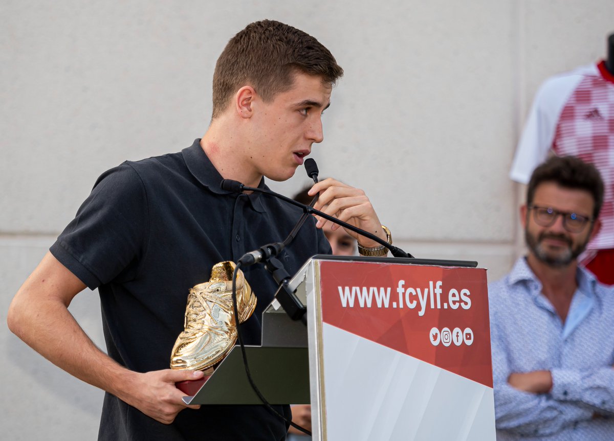 🏅Medallas a los futbolistas Debutantes con las Selecciones #CYL 🔴⚪️ en la temporada 2023/2024

Jueves, 27 de junio, 20 horas, sede <a href="/FCyLF/">RFCYLF</a> 

👉rfcylf.es/pnfg/NNws_ShwN…