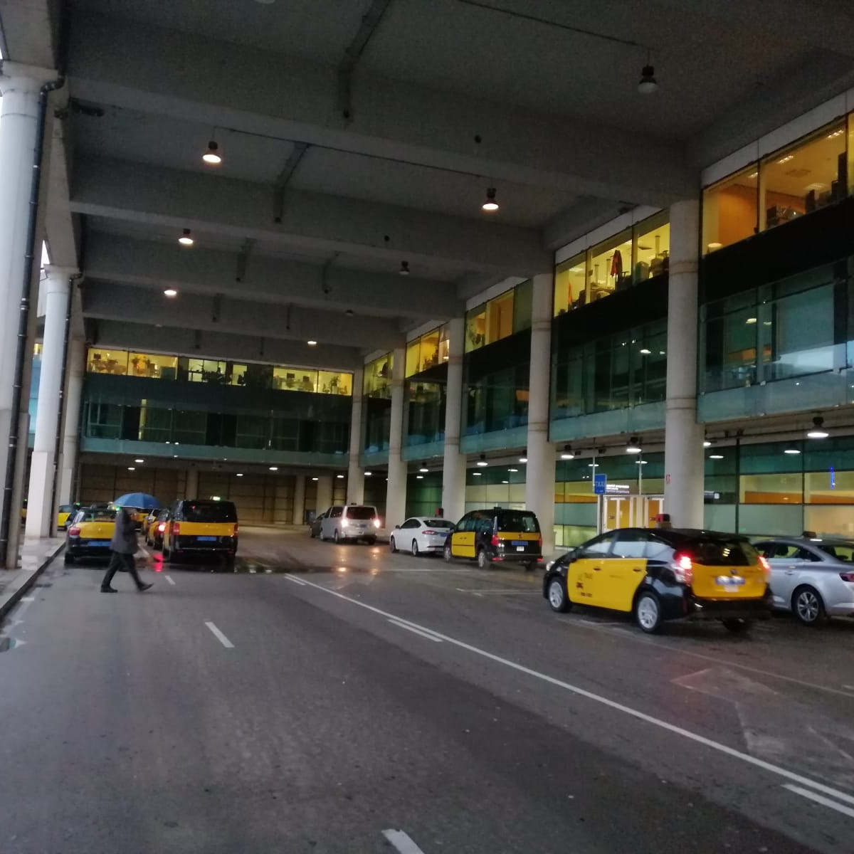 taximaresme's tweet photo. Cada dia realitzem transfers desde els principals municipis del Maresme cap a l'Aeroport i de l'Aeroport cap al Maresme.
Consulta sense compromís ☎️ 930013218
#Taxi #Argentona #CabreraDemar #orrius #santvicençdemontalt #mataro #vilassar
#taxiArgentona #taxisvmontalt #taxiMataro https://t.co/4pUet59Sqd