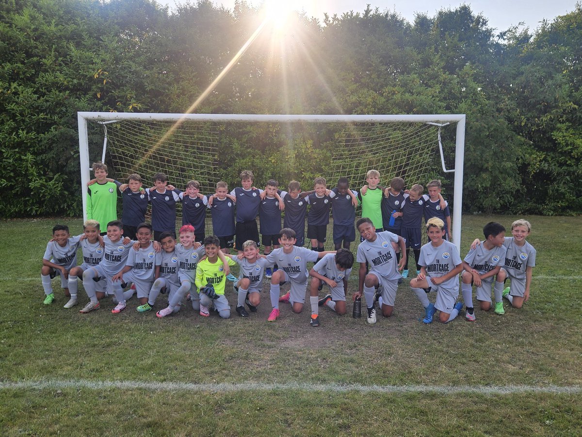 Newbury A 5-2 So Cal United
⚽️ Jenkins 3, Pugh, Roszczyk 

Newbury B 0-4 So Cal United 

It was a fantastic evening of football against our friends from the States! The sun was shining and both games were played in fantastic spirits! 

Good luck and safe travels to So Cal United!