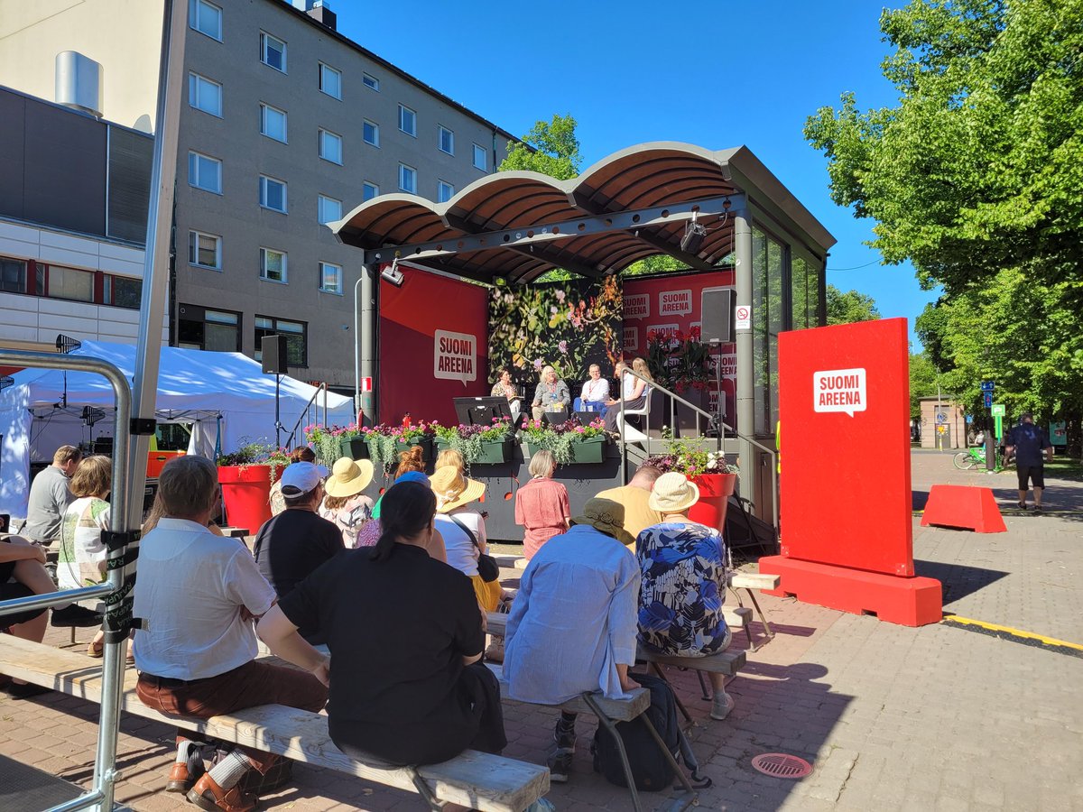Kaupunkien toimilla ja yhteistyöllä yritysten ja järjestöjen kanssa voidaan edistää luonnon hyvinvointia ja terveyttä todetaan Lahden kaupungin #SuomiAreena keskustelussa. #martat samaa mieltä ja toimii myös kestävän arjen ja luonnon hyväksi. <a href="/Marttaliitto/">Marttaliitto</a>  #martat125