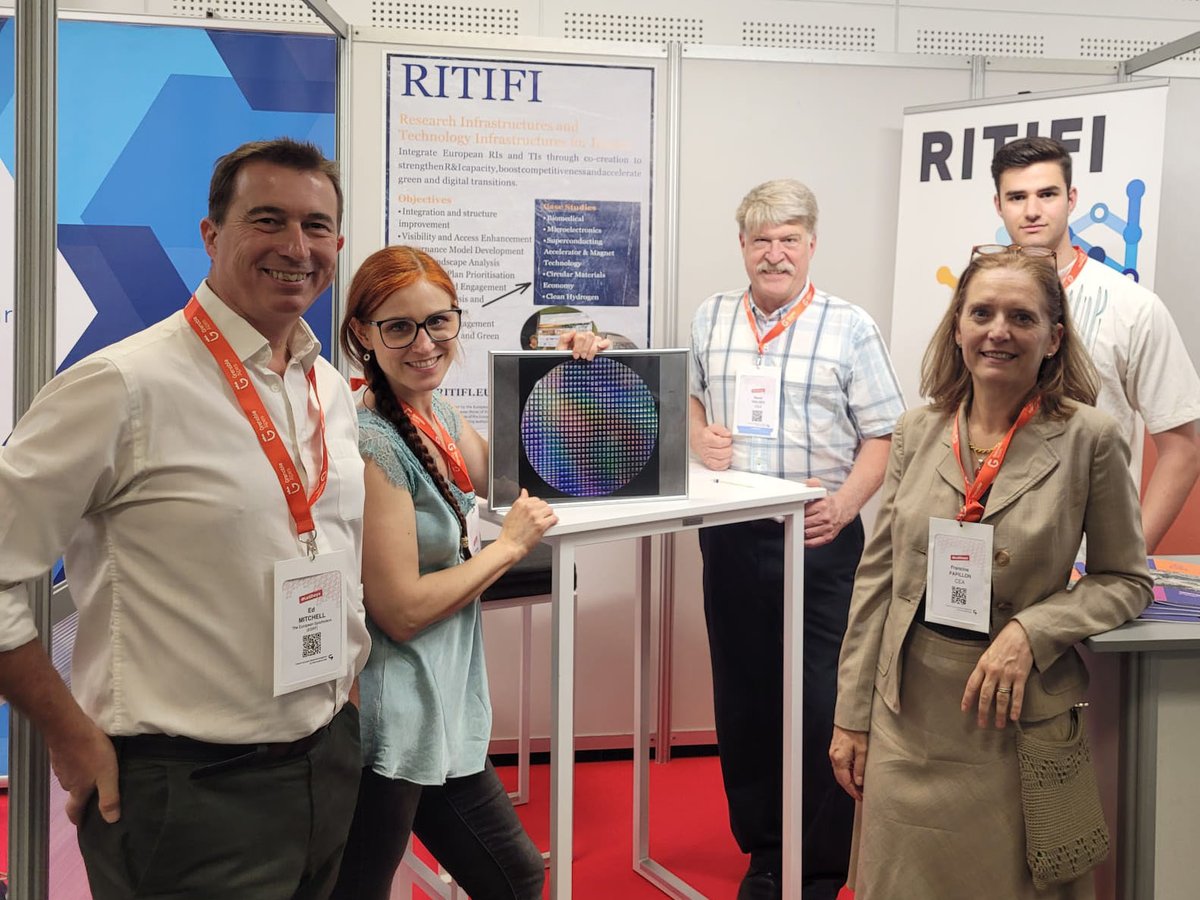 RITIFI_project's tweet image. Our team enjoys the second day at #LetiDays2024.

Come and explore how we&apos;re galvanizing Europe&apos;s R&amp;amp;I ecosystem with our case studies. Get firsthand insights by visiting our booth.

#ResearchInfrastructures #TechnologyInfrastructures #EUinnovation