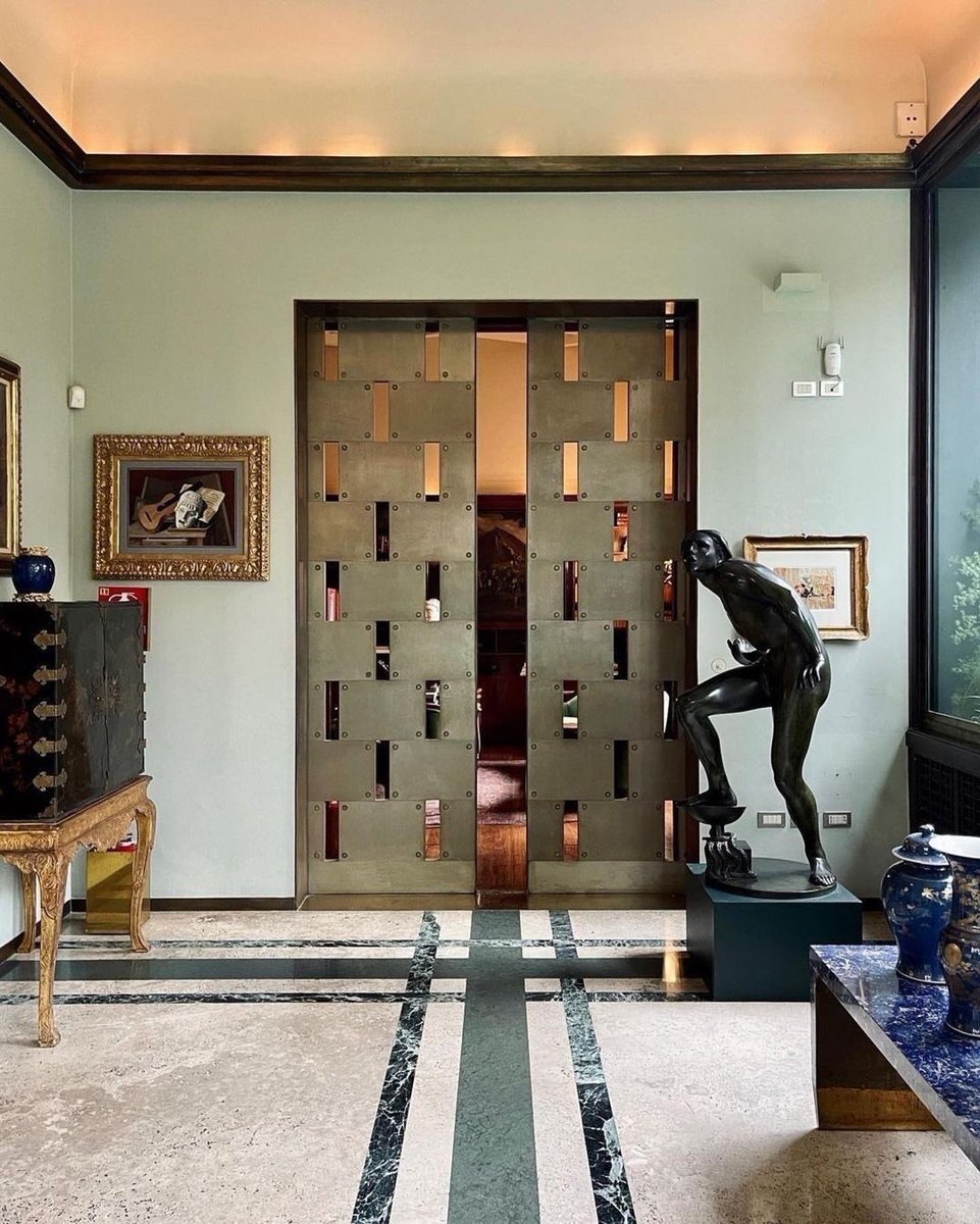 micucci_store's tweet image. How chic! Italian architecture inside Villa Necchi Campiglio by #pieroportaluppi ⁠
Loving the metal doors!
#archilovers #italianarchitecture #archdaily #interiorinspo #interiors #interiordesign #interiorstyling #interiordesigner #interior #interiorinspo #interiordesignideas