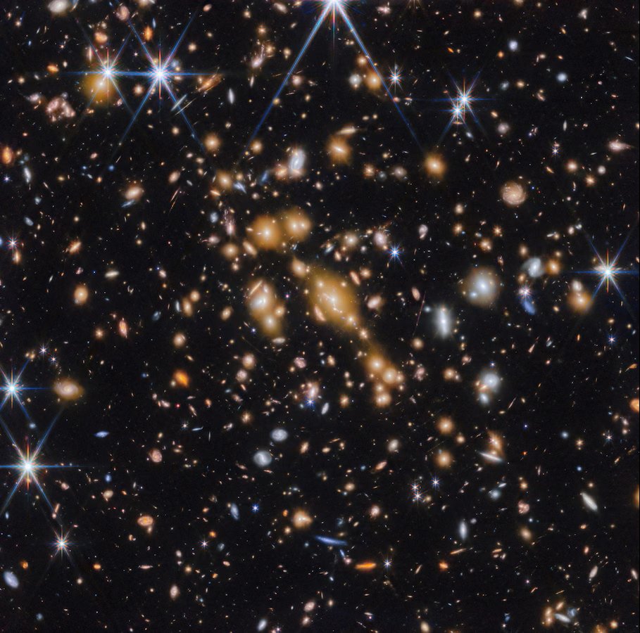 infohazedawn's tweet photo. James Webb Space Telescope spots 'Cosmic Gems' in the extremely early universe
"Without the JWST, we would not have known we were looking at star clusters in such a young galaxy!"
#JWST #CosmicGems #StarClusters #EarlyUniverse #BigBang #Astronomy #SpaceDiscovery #HubbleLegacy https://t.co/CnOLQ6ahXM