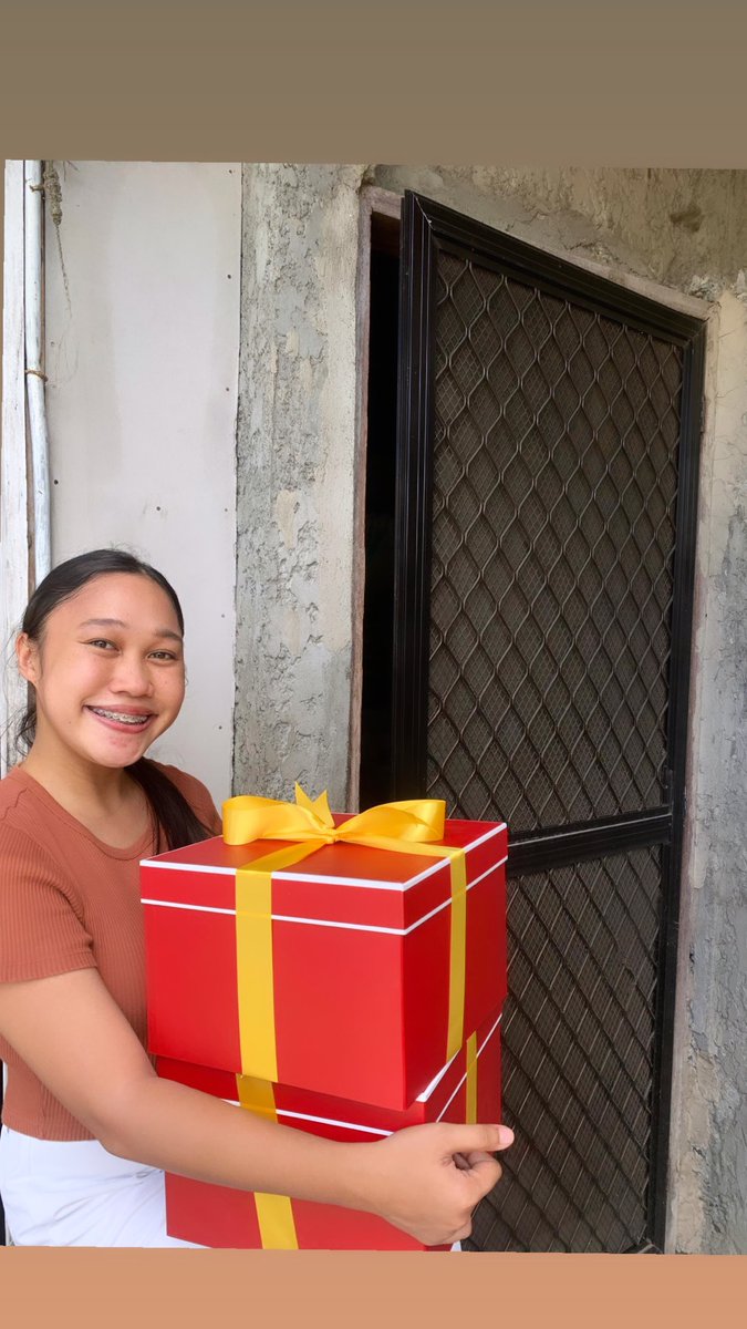 razlelue's tweet photo. ambot ngano ni 5M views akong ticnap notnac tua nasabtan sa Lucky Me miskan paspas daw ko storya nanghatag ug canton uy! haha! Matsalam Lucky Me lang sakalam 🫶 https://t.co/j1qBtMj5PN