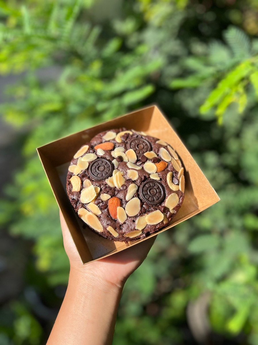 ginnomgunn's tweet photo. บราวนี่ปอนด์ come back🥳💝

กลับมาแบบครึ่งปอนด์ 180g. ราคาน่ารัก

มี 6 หน้าให้เลือกเลยย💖

กล่องละ 89 บาท
โปร 3 กล่อง 260 บาท ส่งฟรี✅

สั่งซื้อ แอดไลน์ได้เลยจ้า🙇‍♀️
 https://t.co/0q3Qok8bPz

#บราวนี่ #อร่อยบอกต่อ #ฝากร้าน #ขนมอร่อยบอกต่อ https://t.co/WacEhSdYbw