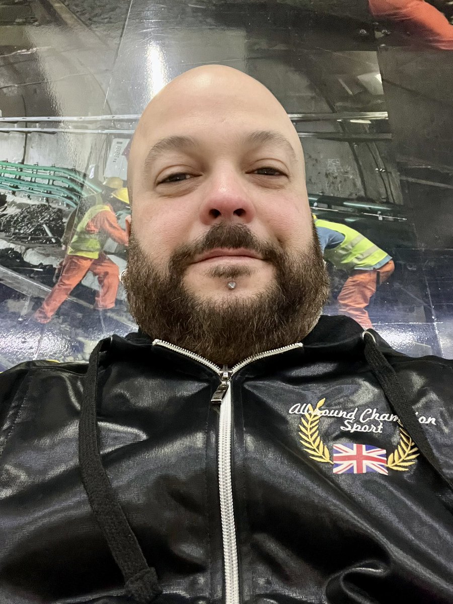 Diego Odriozola (@barbisimo) on Twitter photo 