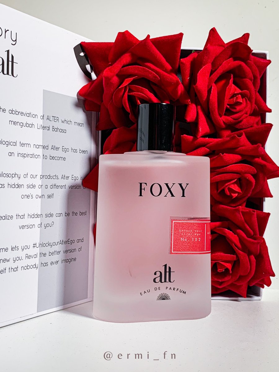 ermi_fn's tweet image. Siapaaa yang suka pake parfume floral fruity seger dan suka jadi pusat perhatian ituuuuu 💅🏻 

Udah sniff foxy nya alt perfumery ini belum? 🥰