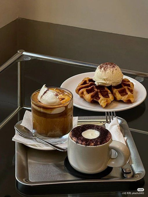 etherealdior's tweet photo. coffee and a sweet treat, please https://t.co/J3LkKL7p5L
