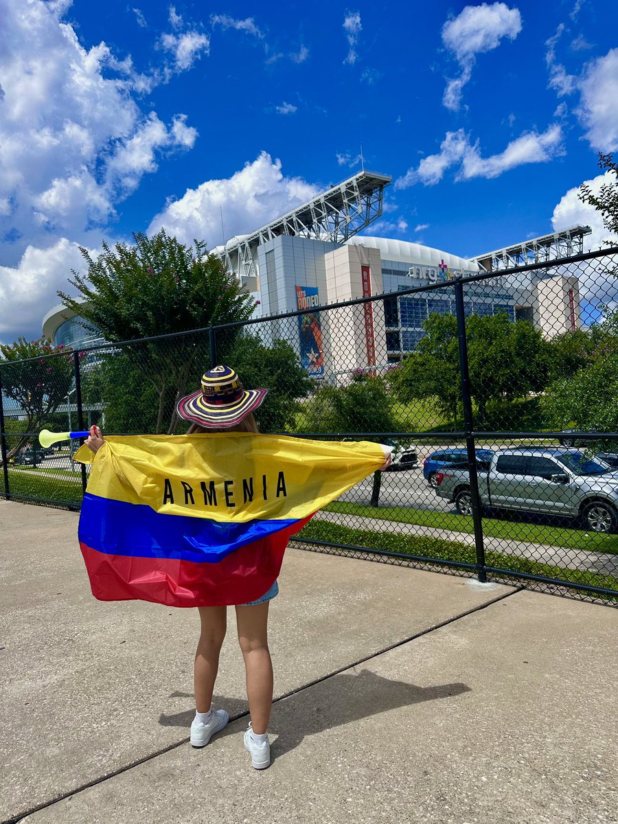nicoledanii_'s tweet photo. Te amo @FCFSeleccionCol 🇨🇴❤️ https://t.co/vzMOLCFJRN