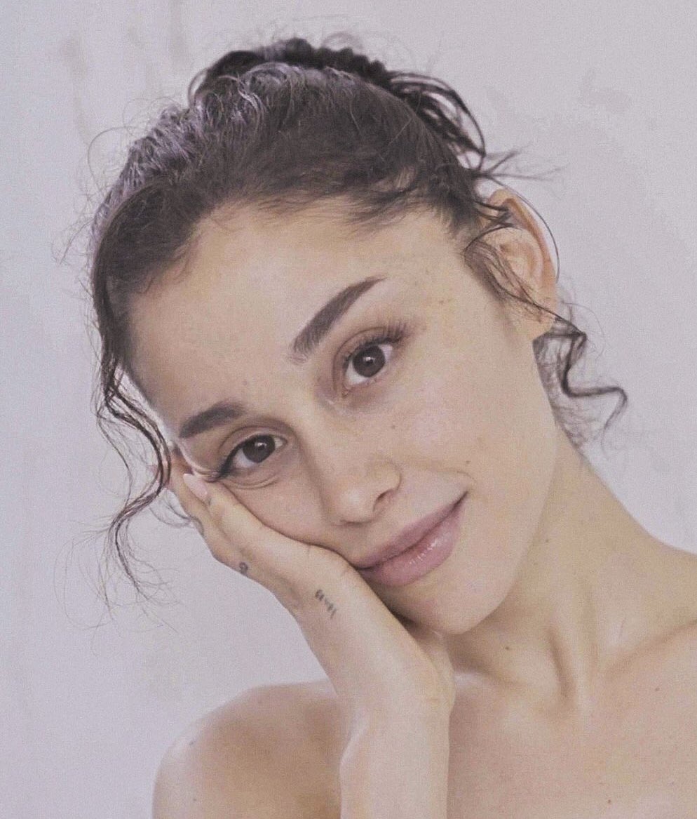 allurequinn's tweet image. happy 31st birthday to the beautiful ariana grande