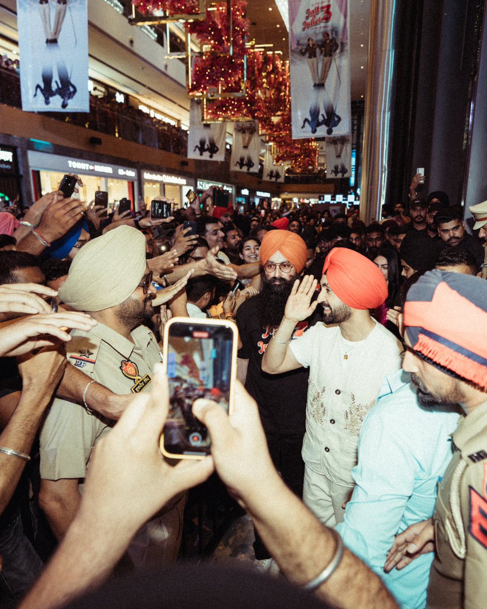 diljitdosanjh's tweet photo. Jatt &amp; Juliet Releasing Worldwide Tomorrow 

Advance Bookings Open 🤩

https://t.co/mTiXHHuT11 https://t.co/06utJB0OuT