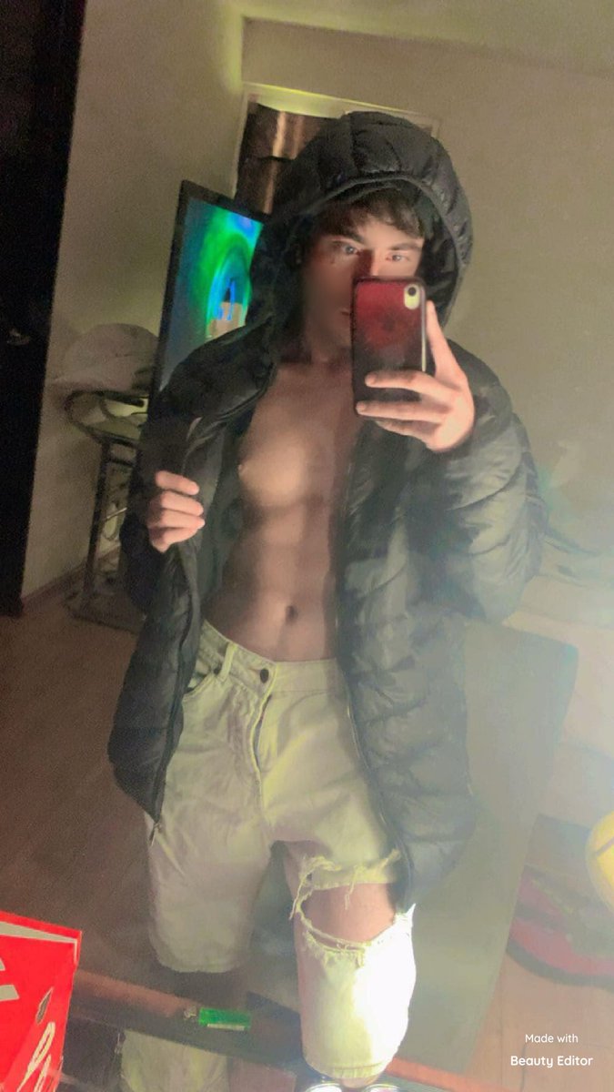 JamonX17's tweet photo. @salchipapa_7u7_ @maleinsposed @cocochanel_077 Ando cerca 🥵 https://t.co/hIdv8pbZwd