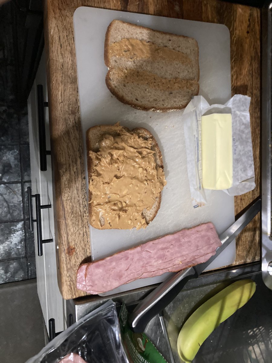 somebluehuman's tweet photo. Real fucking bored, gonna make the Elvis sandwich https://t.co/WPSGx9QZ0Z