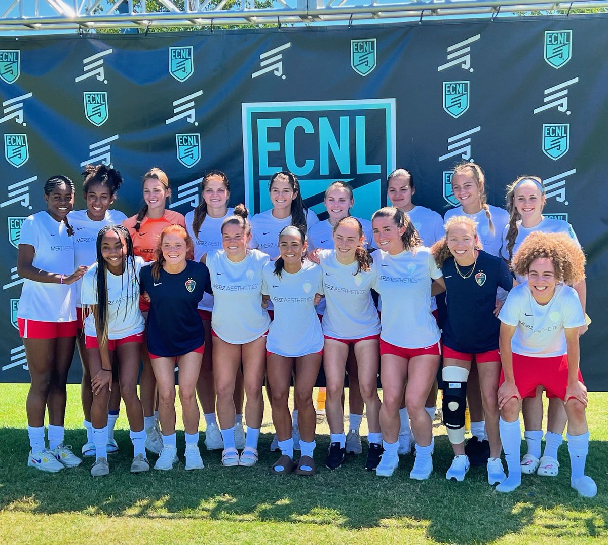 NC Courage Academy (@nccourageacad) on Twitter photo ‼️ROUND OF 16 ‼️
Well done to both our U16 & U17 teams for advancing to the last 16 of <a href="/ECNLgirls/">ECNL Girls</a> National Playoffs.
Roll on Thursday 👊🏻 ‼️ROUND OF 16 ‼️
Well done to both our U16 & U17 teams for advancing to the last 16 of <a href="/ECNLgirls/">ECNL Girls</a> National Playoffs.
Roll on Thursday 👊🏻