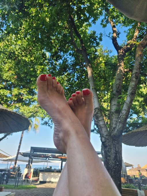 Good morning! It's time for pampering, coffee, fruit juice massage ...my wish is a tongue massage on