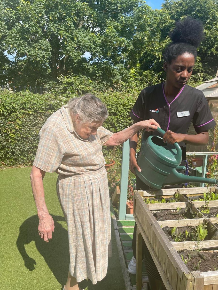 Residents helped Oceane water plants 🪴 this afternoon.
Great team work👏 everyone and amazing involvement from residents who are always happy to help. <a href="/AugustaCourt/">AugustaCourt</a> <a href="/AnchorLaterLife/">Anchor</a> @NAPAlivinglife