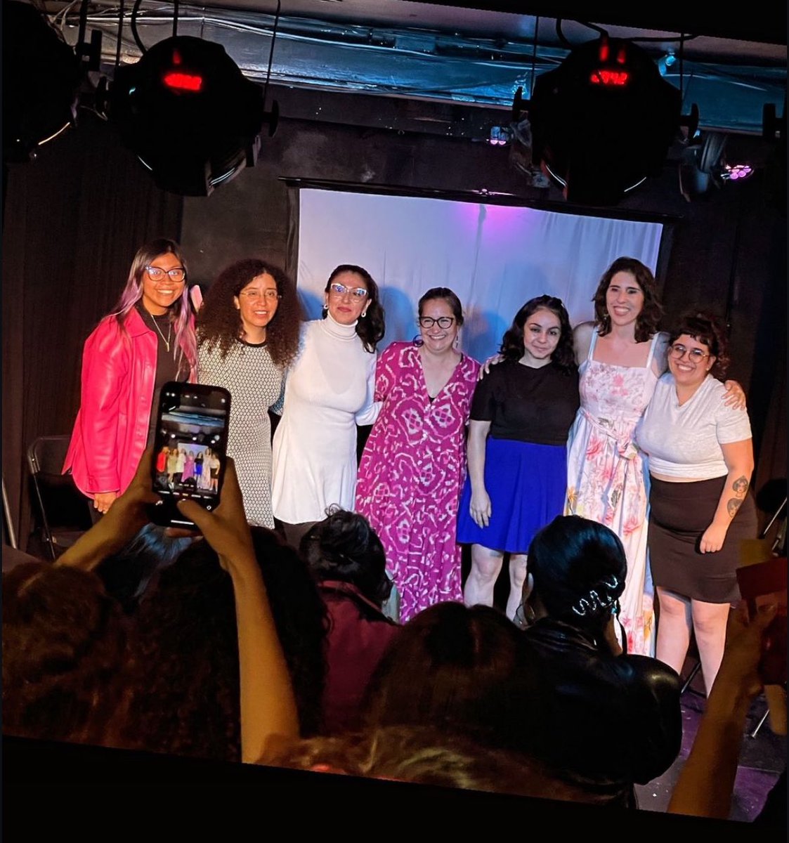 viogg's tweet photo. De pronto yo estaba ahí, con mujeres que están haciendo algo por otras mujeres. Se siente bien. 💜
#TEATRA https://t.co/AplEDy8DjX