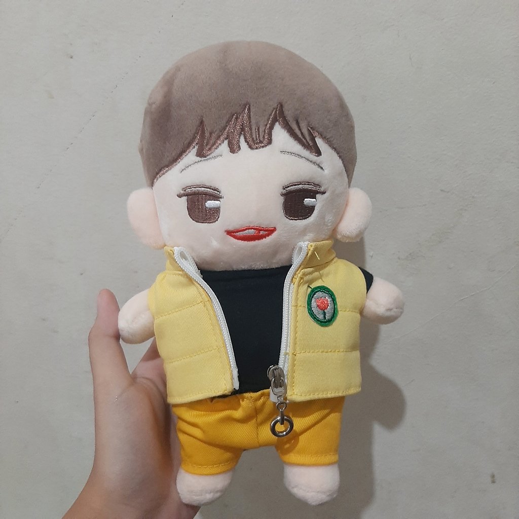 [HELP RT]

hi ph soons!!! im selling 20 cm jongdaeng! 🤏

- price still negotiable
- 900 (payo) or 1k (long dop)
- gcash/maya/bpi
- dm for inquiries !

💛 exo chen ph jongdae concert ticketing dolls wts lfb