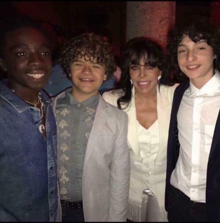 ¿Sabías qué...

Verónica Castro, conoció desde pequeños a Julián Quiñones, Lucerito Mijares y Peso Pluma?