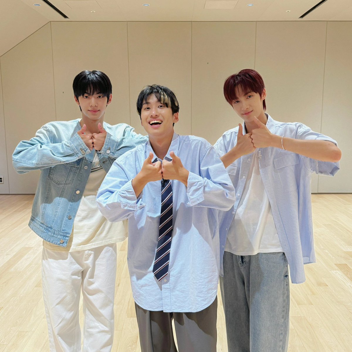 MobidicTV's tweet photo. TWS가 끌리는 이유?
내가 S면 투어스는 나의 N이기 때문💙

어려울 줄 알았던 내향인 도훈X영재와
하이브에서 이뤄진 첫 만남!

어디서도 들을 수 없었던 오디션 썰부터
신곡 가사의 진짜 의미까지 ★폭풍 공개★

☛ 내일 오후 5시 30분 공개

#TWS #투어스 #미미미누 #인기인가요 #시즌2 @TWS_PLEDIS https://t.co/DWy6XqtXDD