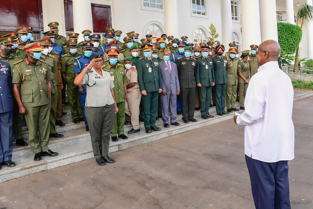 KagutaMuseveni's tweet photo. Yesterday, at State House Entebbe I took questions from graduating officers from the Senior Command and  Staff College, Kimaka. In answering their concerns which revolved around defective ideological positions like ethnic antagonism, regional instability, and local parochialism, I shared the NRM’s principles and how we have been able to manage growth and development. 

I also urged them to safeguard their economies against the Politics of identity which undermines national unity in many of these African countries but is also responsible for the failure of national institutions like the building of a strong army. 

I congratulate them on the completion of the course.