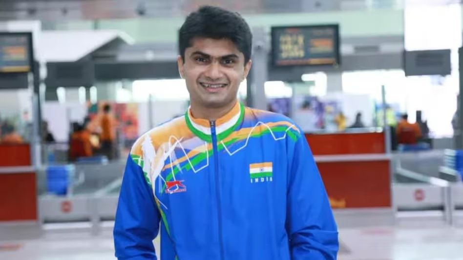 Congratulations <a href="/suhas_ly/">Suhas L Yathiraj</a>  boss we proud of you 
दुनिया के नंबर एक पैरा शटलर बने IAS सुहास एलवाई,
विश्व रैंकिंग में IAS सुहास एलवाई ने हासिल की उपलब्धि,
फ्रांस के लुकास मजूर को एसएल-4 एकल वर्ग में पीछे छोड़ा,
पेरिस ओलंपिक में बतौर शीर्ष शटलर मैदान में उतरेंगे सुहास,
उत्तर प्रदेश
