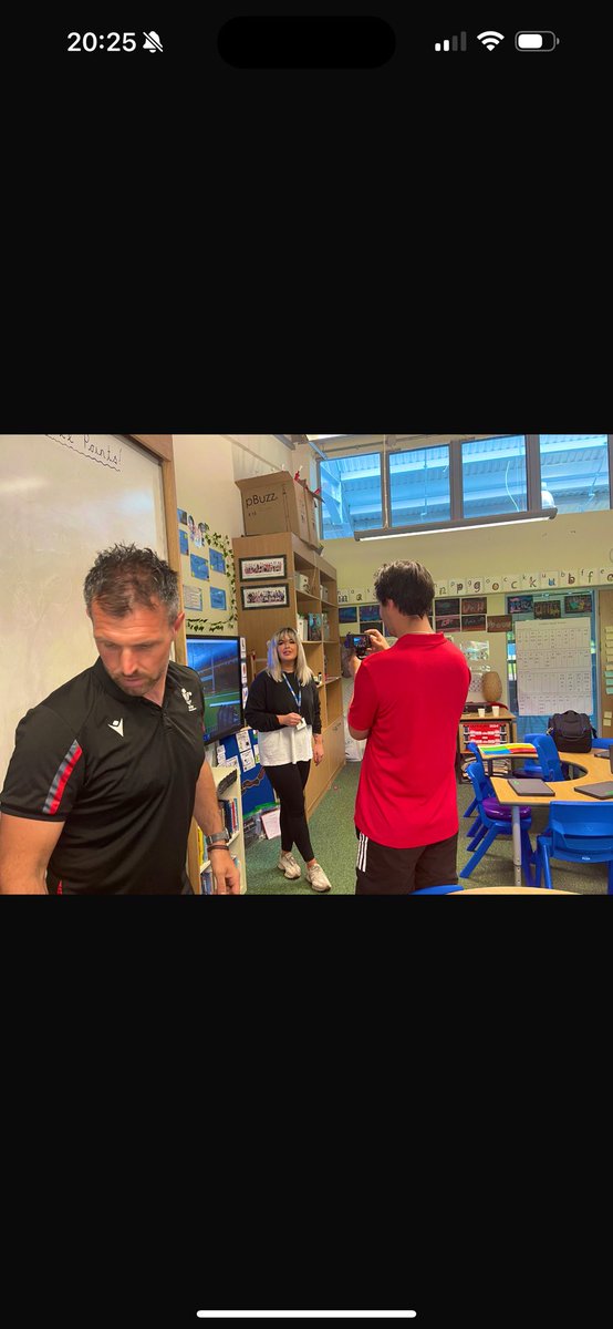 Elizabeth Hall tweet media